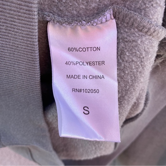 Taylor Swift Red Album Cover Taylors Version Oversized Unisex Sweatshirt Sz S - Picture 6 of 7